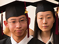 První skupina čínských studentů úspěšně absolvovala bakalářské studium